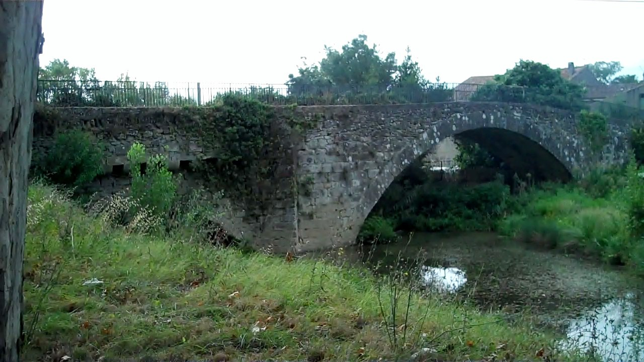 old-bridge-near-fresquel-bridge