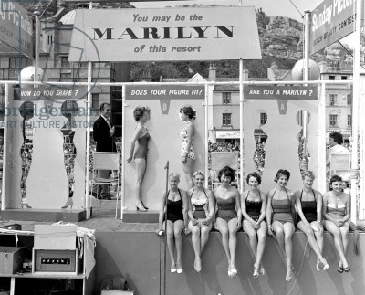 marilyn-monroe-look-a-like-competition-at-hastings-15th-july-195