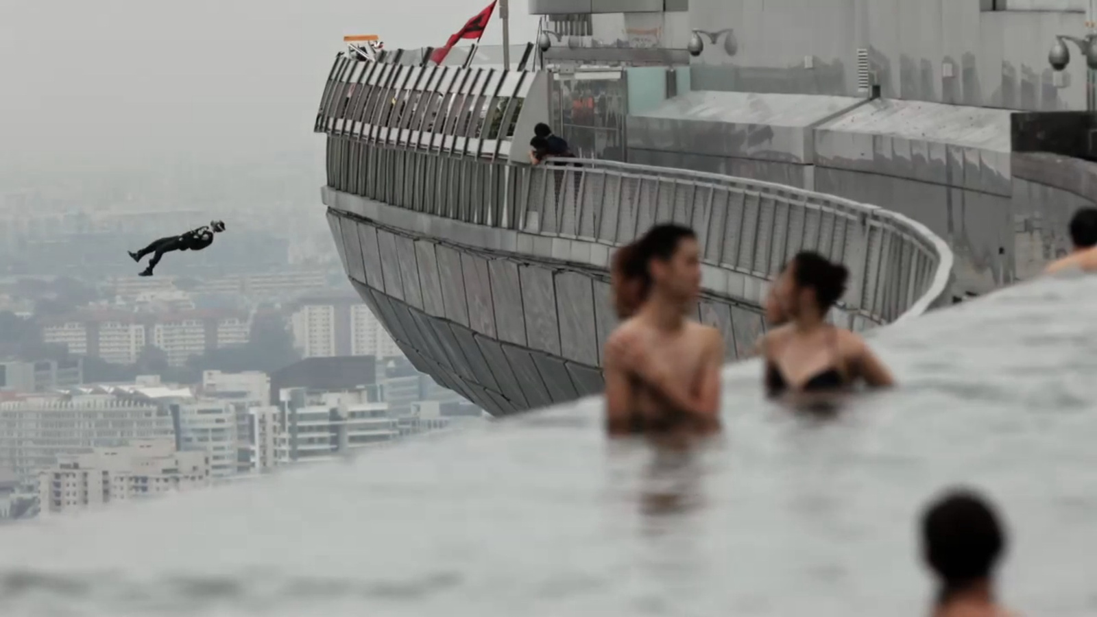 marina-bay-sands-skypark-base-jump-5