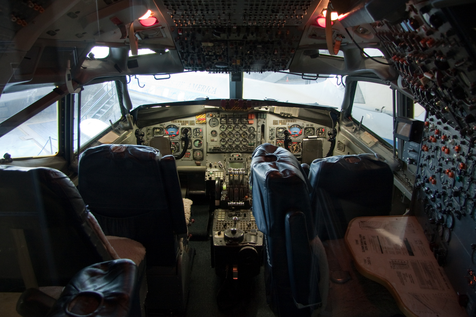 Cockpit of Air Force One (SAM 26000)