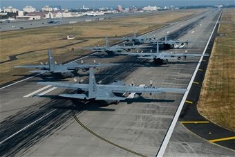 Yokota Elefánt séta bombázók repülő Elephant Walk