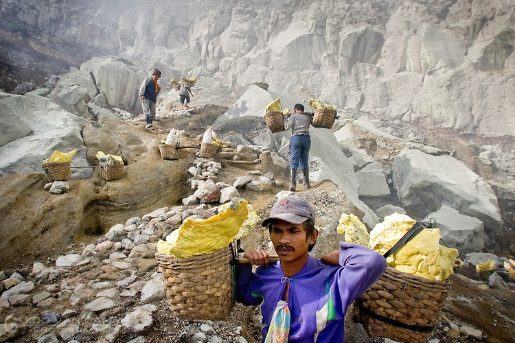 Kawah Ijen sulphur mining