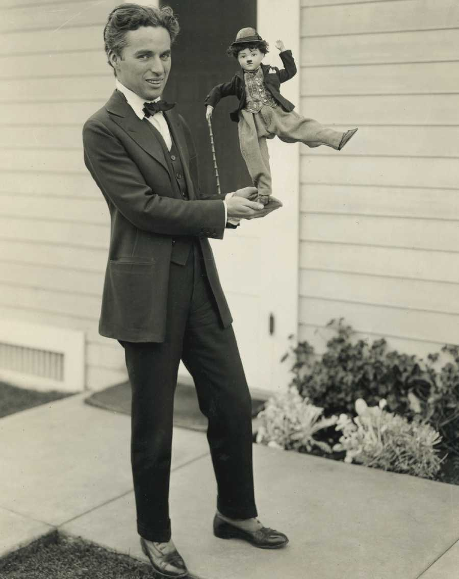 Charlie-Chaplin-and-Tramp-Doll-1