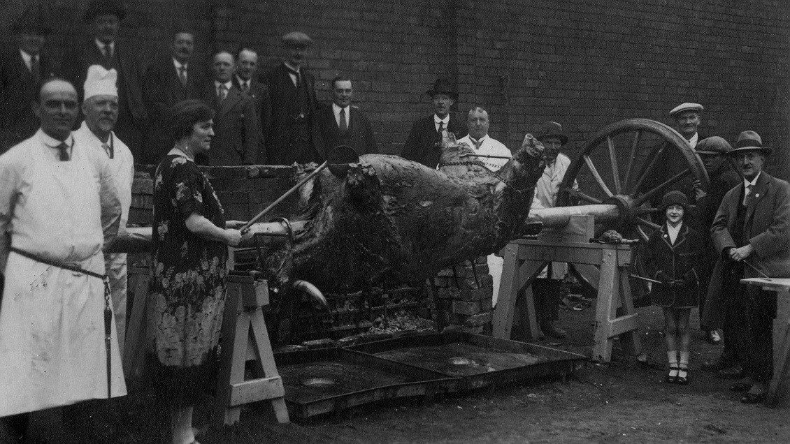 Ox-roast-Brierley-Hill-1927