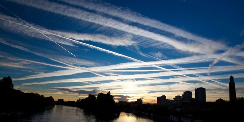 chemtrails-uk-geoengineering-uk-london-14-september-2012