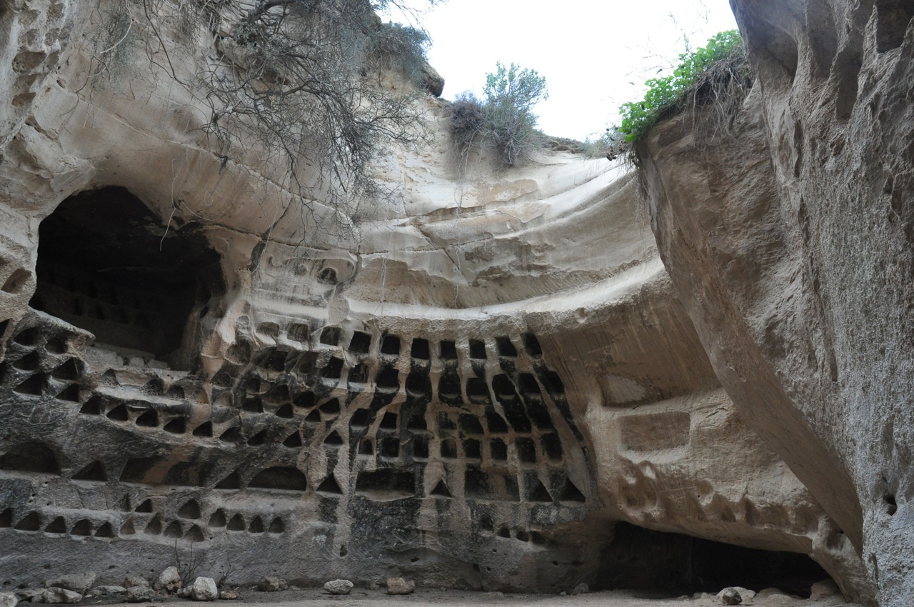 columbarium-in-bell-cave