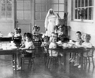 The nursery and dining room at Sean Ross in the 1950