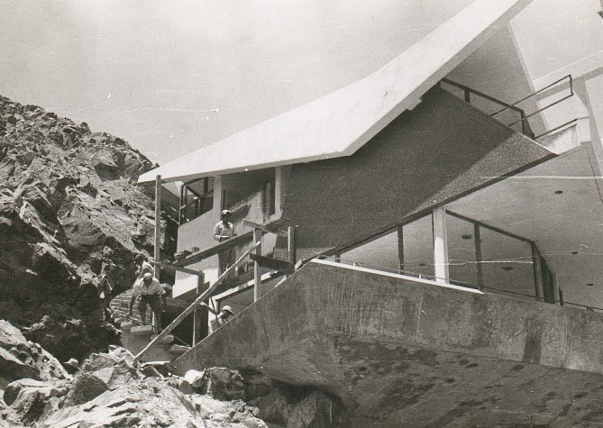 En construcción, 1958 b