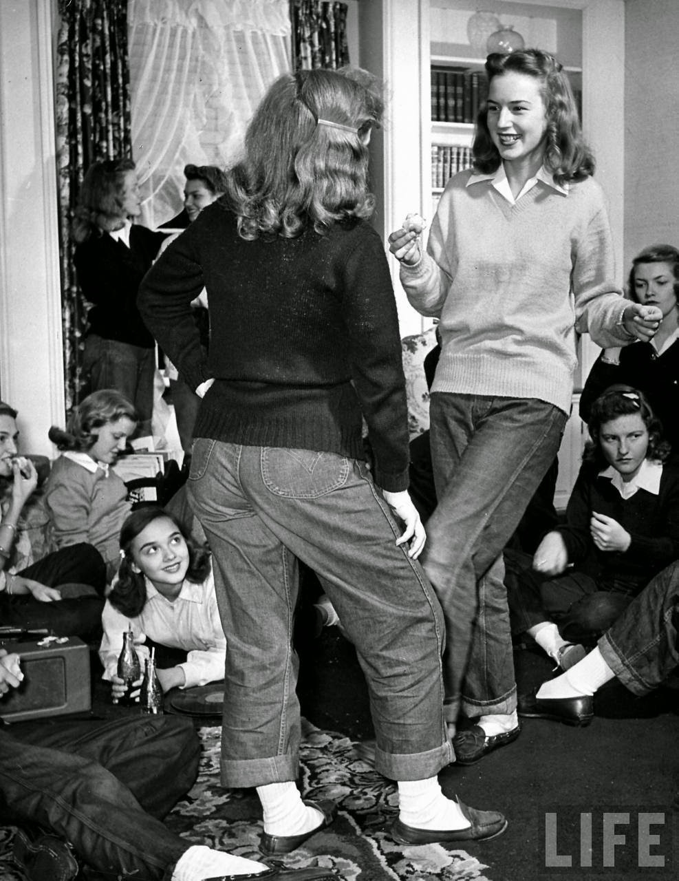 Teenage Girls of 1944 (16)