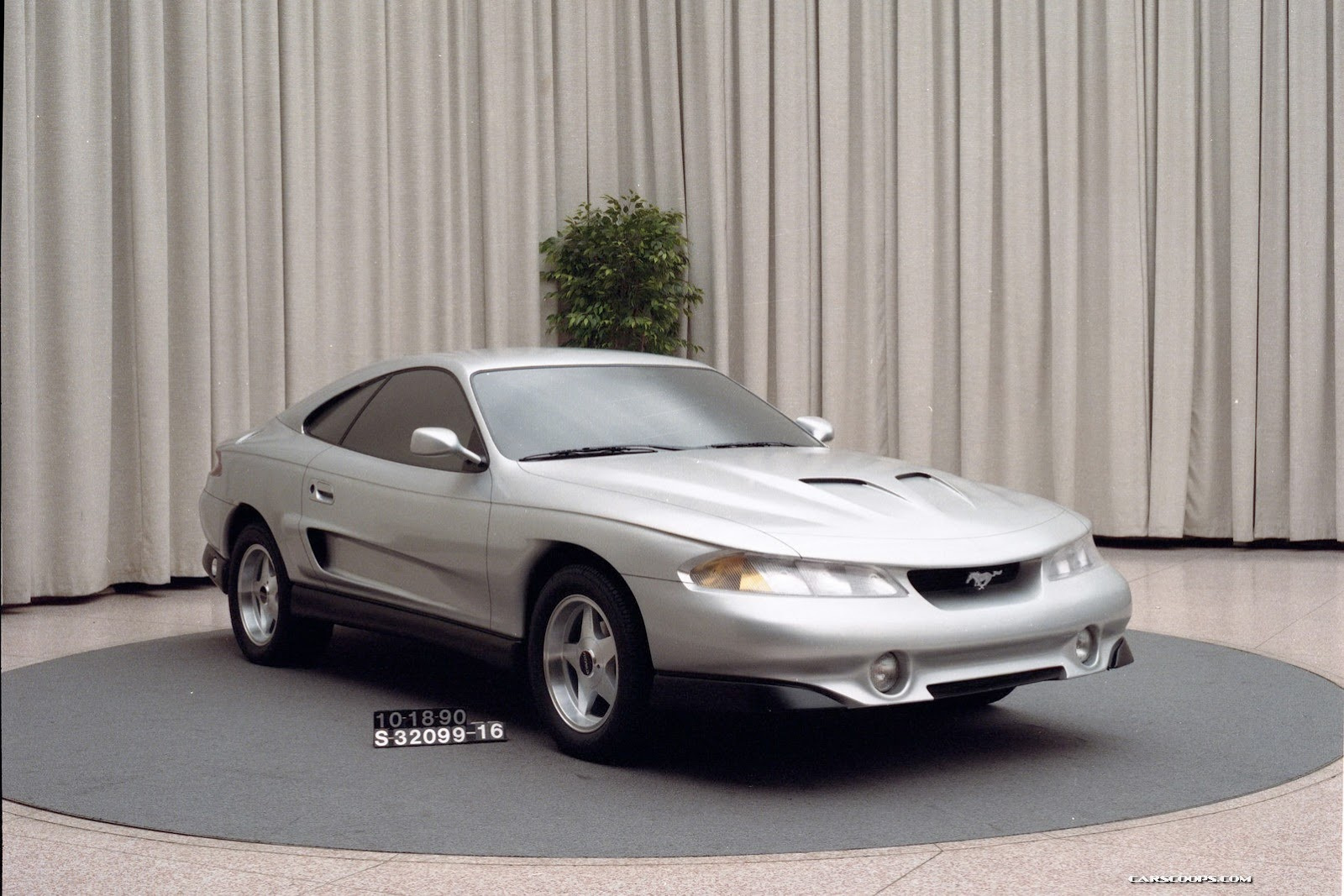 Ford-Mustang-Mk4-23[2]