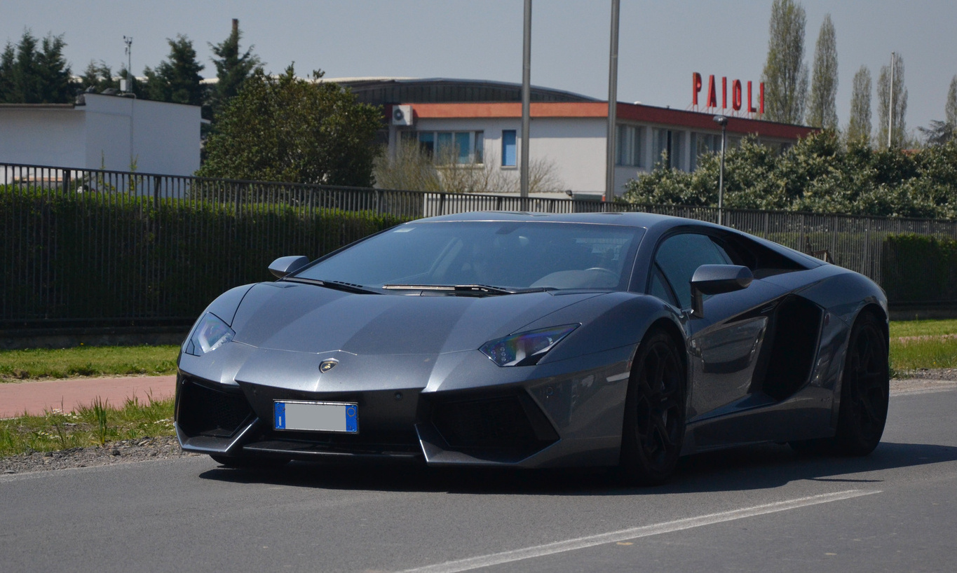 Lamborghini Aventador LP700-4