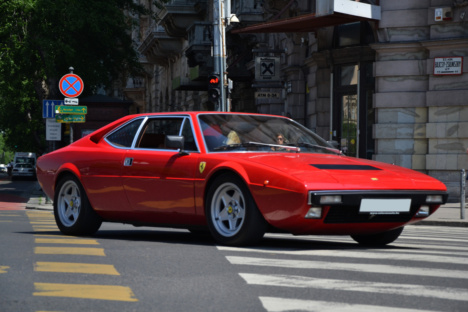 Ferrari Dino 308 GT4