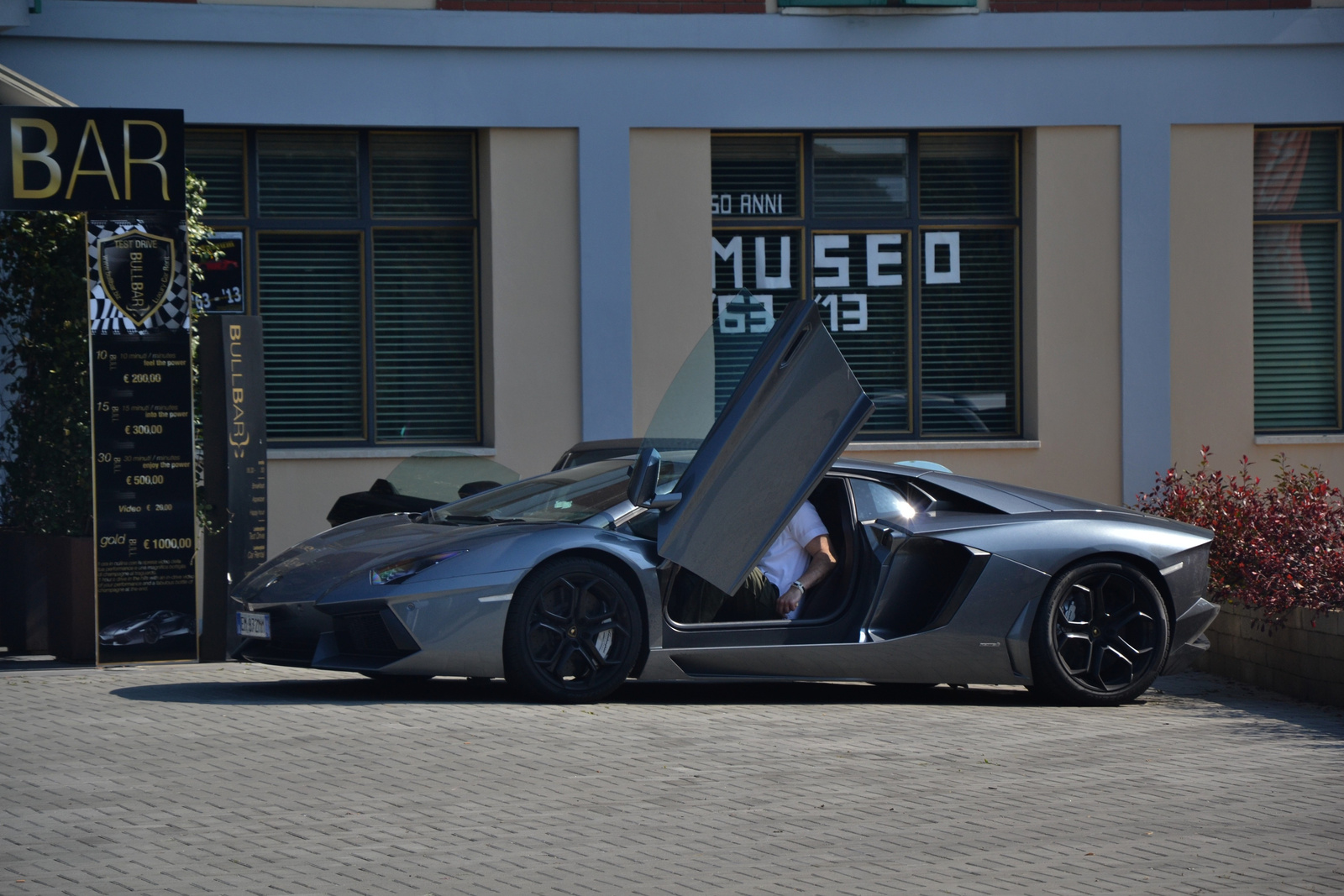 Lamborghini Aventador LP700-4