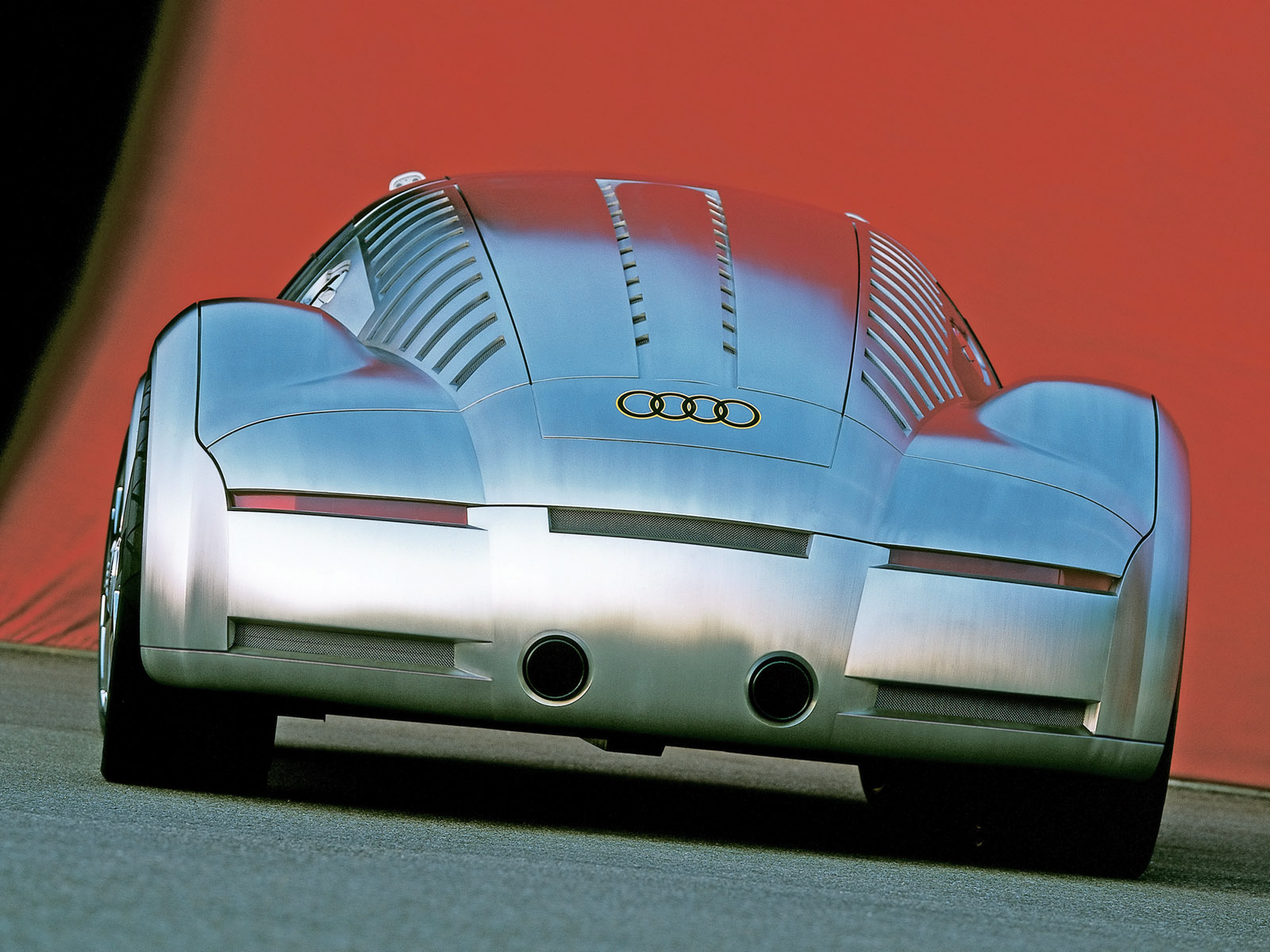 2000-Audi-Rosemeyer-Concept-R-1600x1200