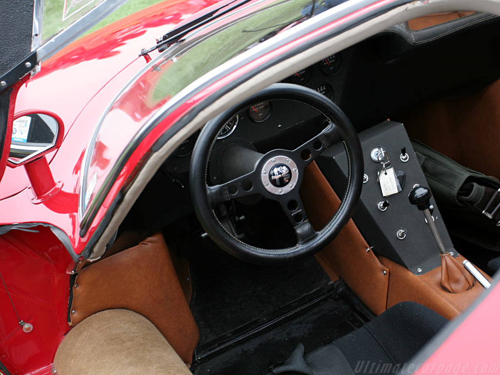 Alfa Romeo 33 Stradale (7)