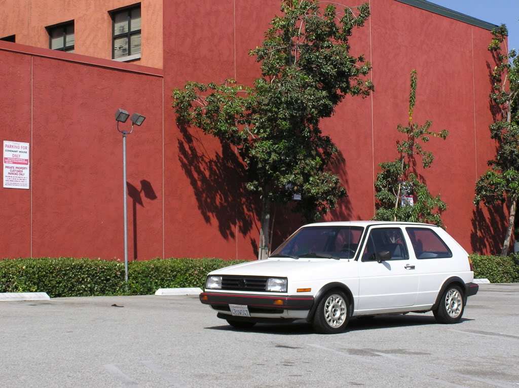 4RUV047 1986 VW GOLF GTI (47)