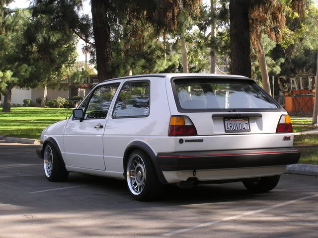 4RUV047 1986 VW GOLF GTI (64)