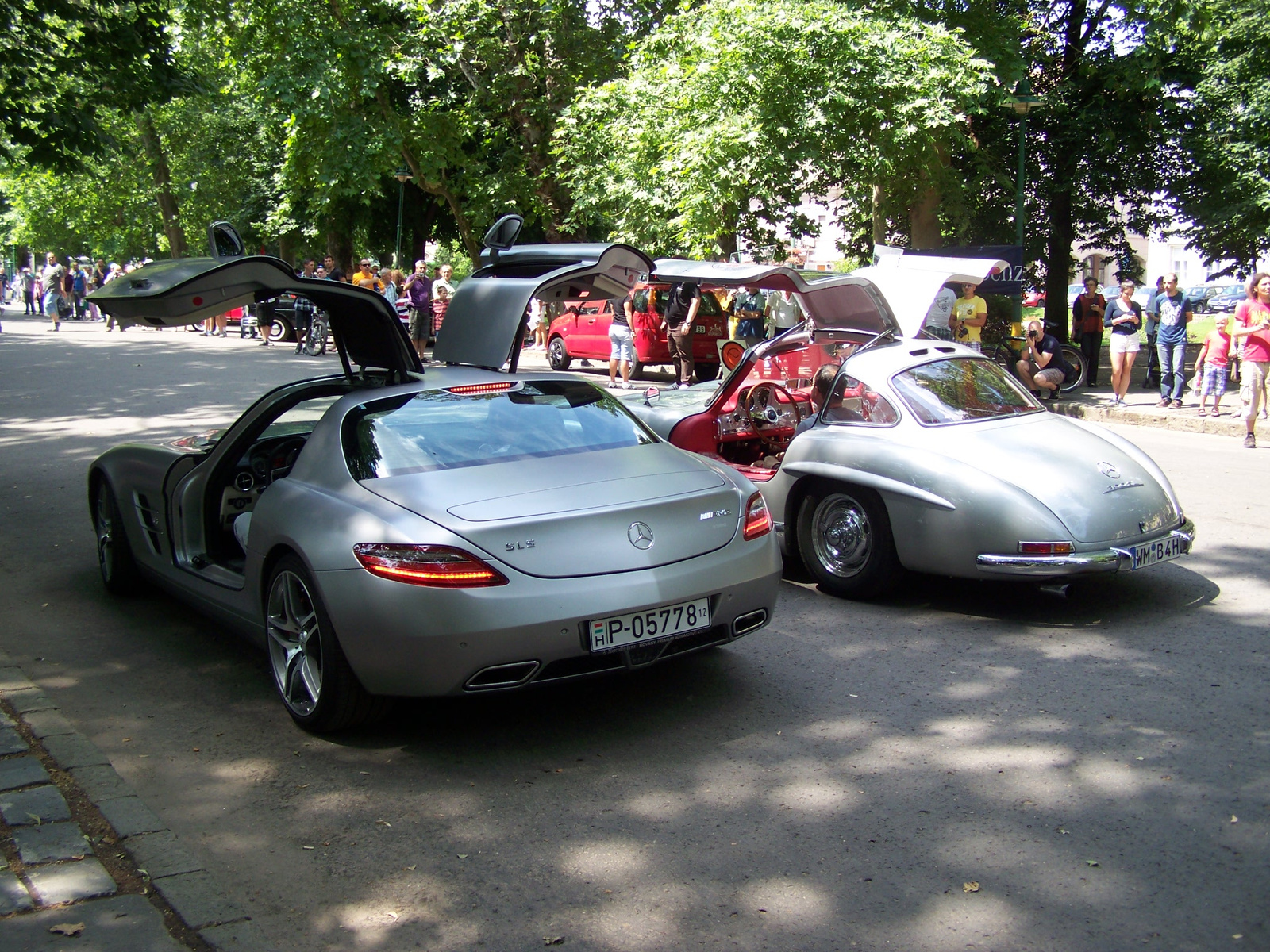 Mercedes SLS AMG-Mercedes 300SL Gullwing