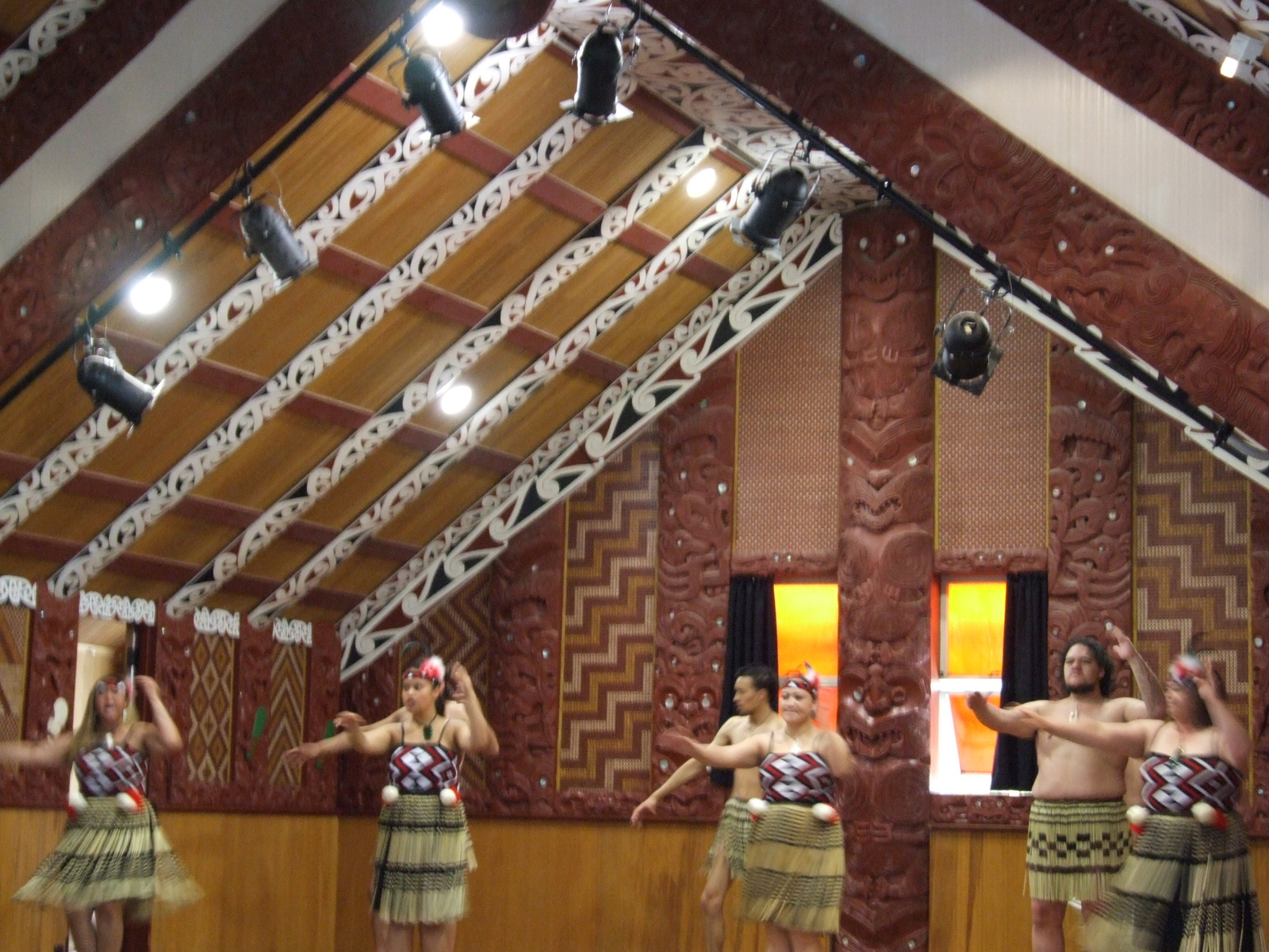 Ezek a maorik homályosra táncolták a képet