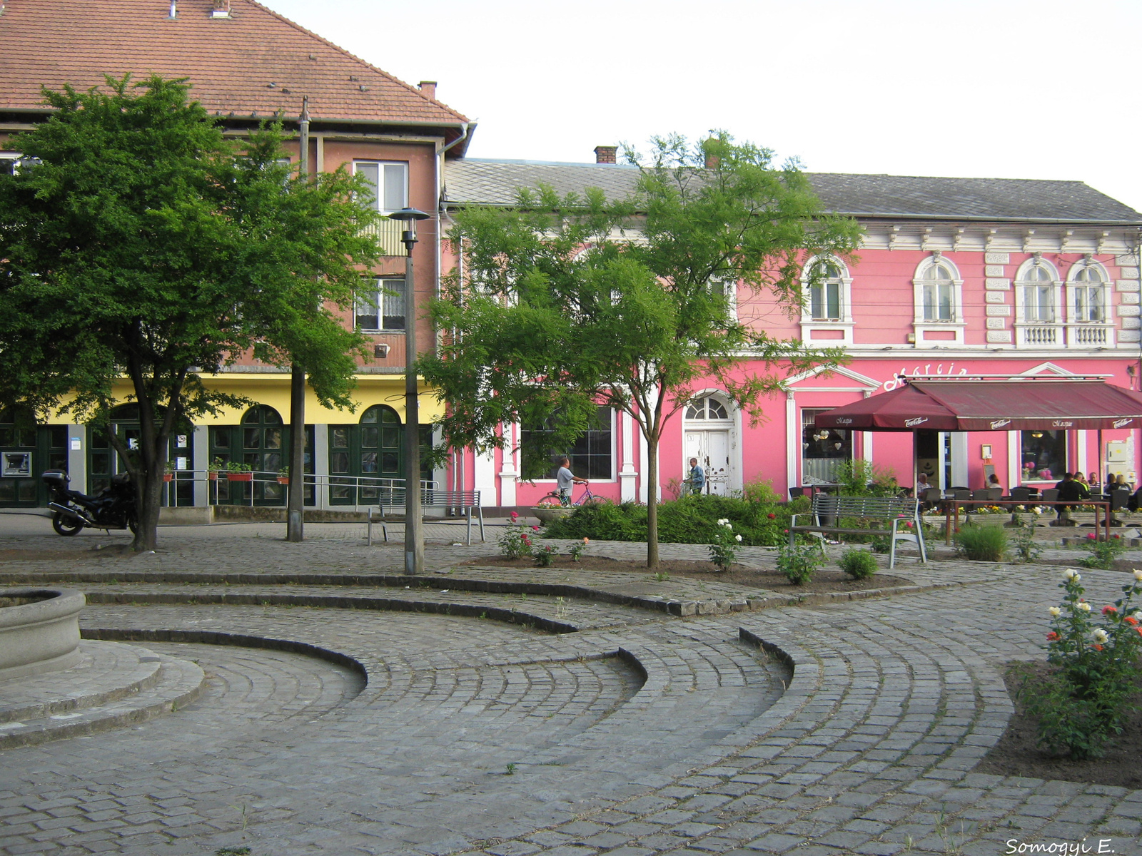 Béke tér. Marcipán cukrászda.