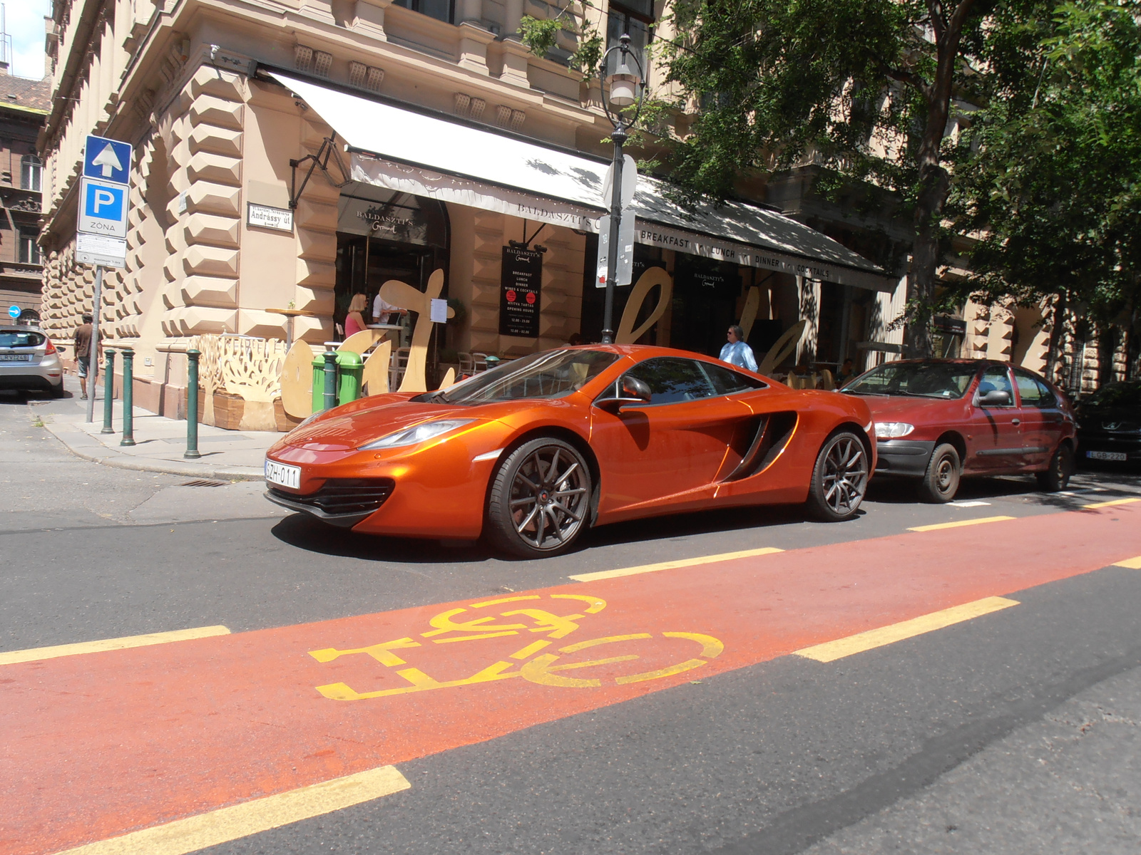 Mclaren MP4-12C