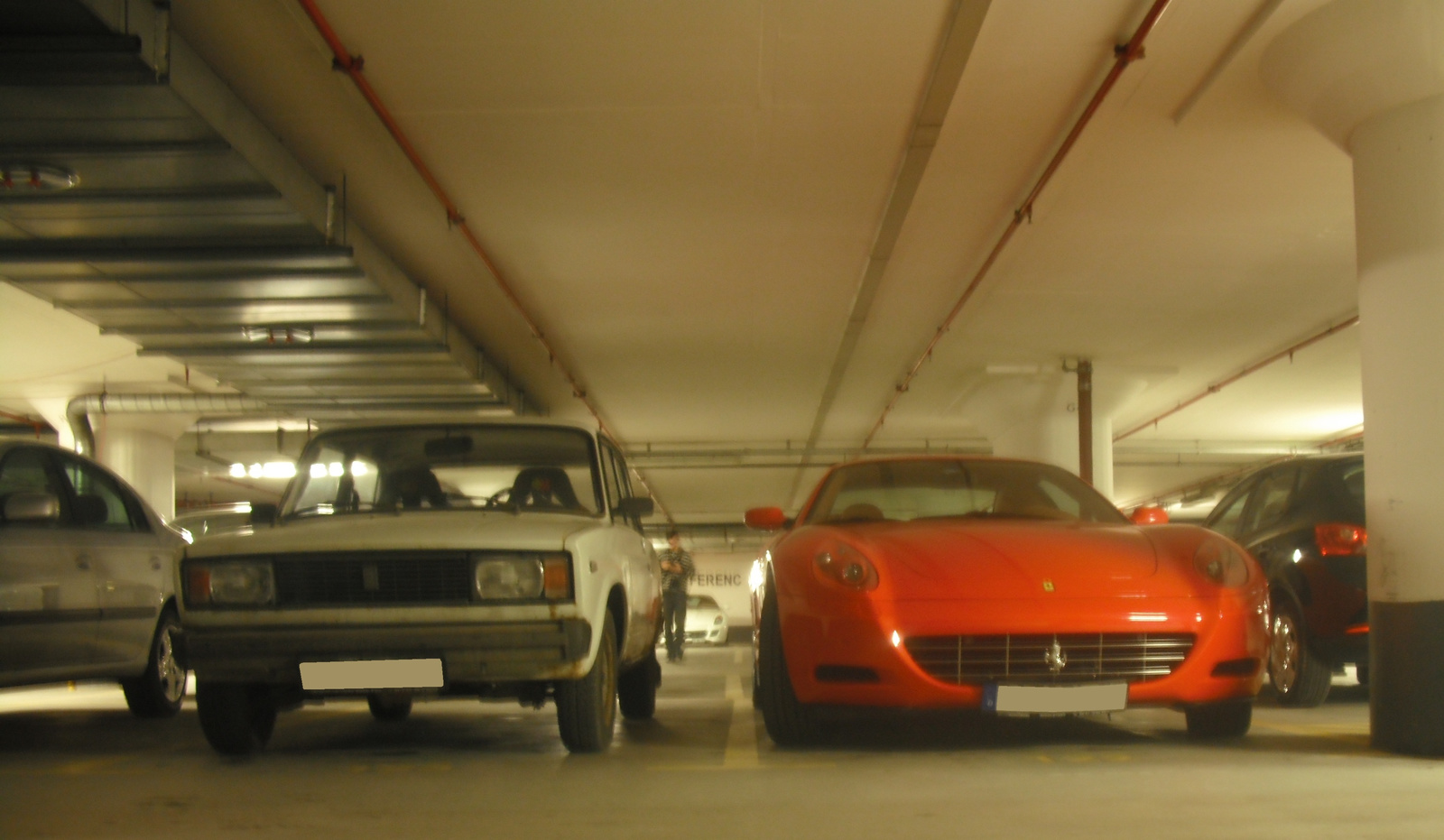 Lada 2105 & Ferrari 612 Scaglietti