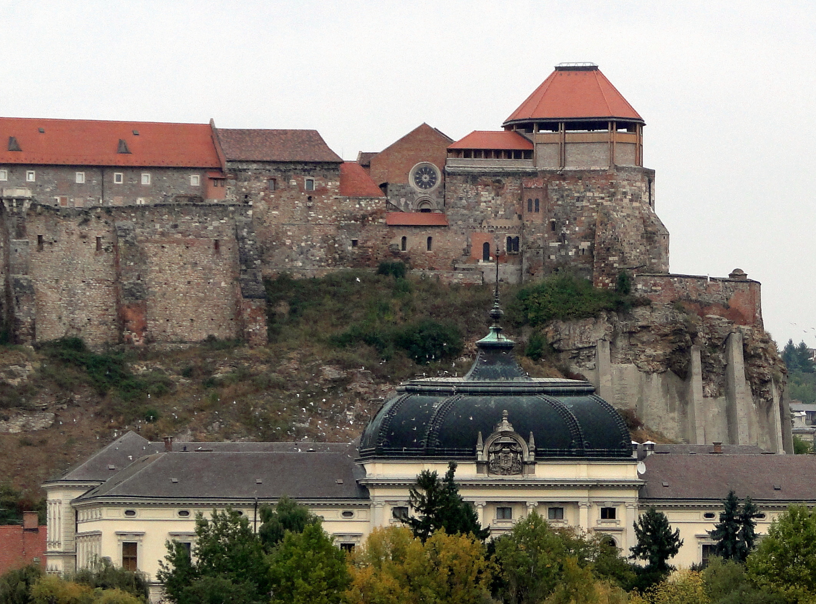 Esztergom, Középkori vár