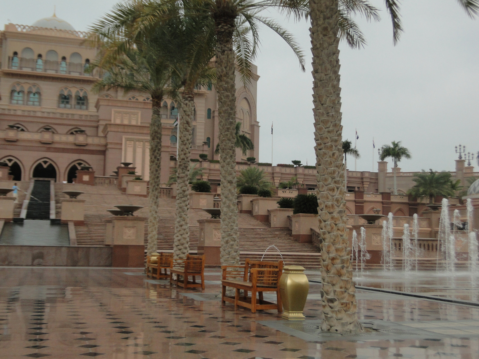 Emirates Palace Luxury 5 Star Hotel in Abu Dhabi(2)