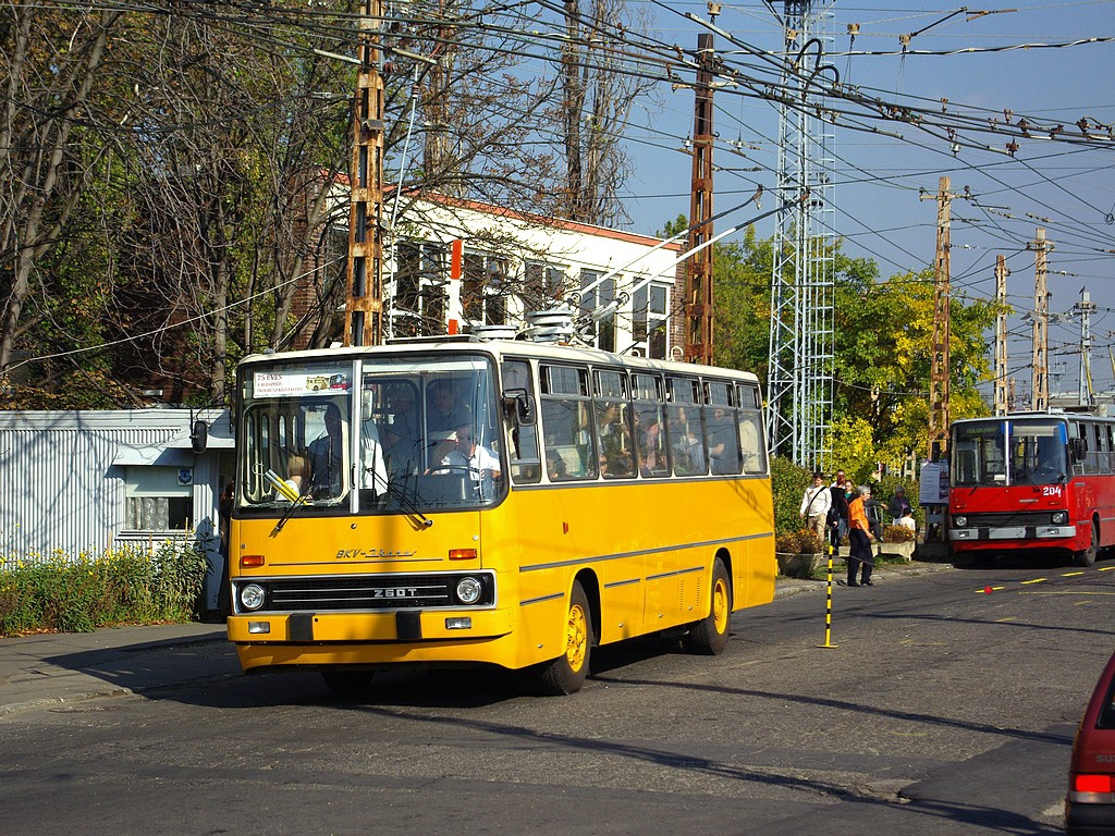 Ikarus 260 T a Pongrác úti troligarázsban 13 2008.10.11