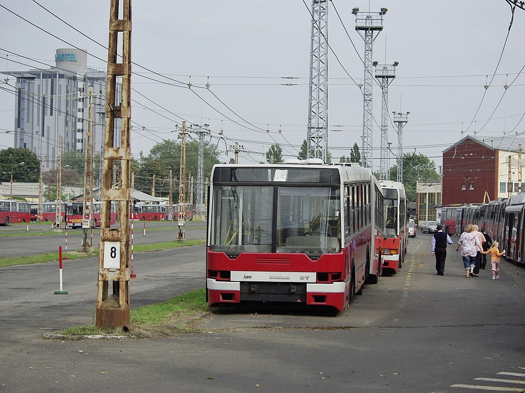 Ikarus 435T a Troligarázsban 09 2010.09.25