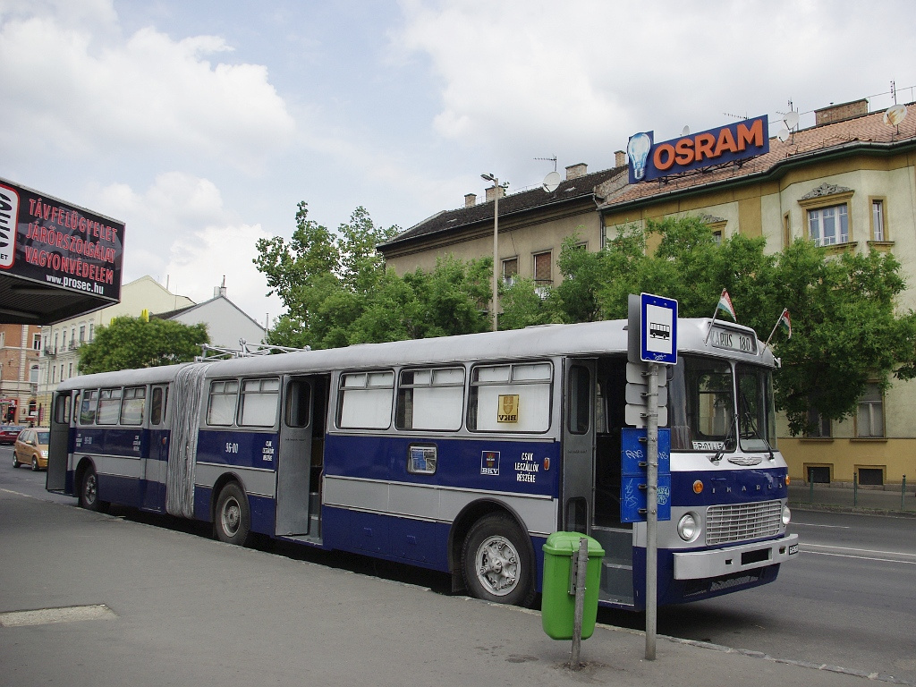 Ikarus 180 a Széll Kálmán téren 6 2011.06.18