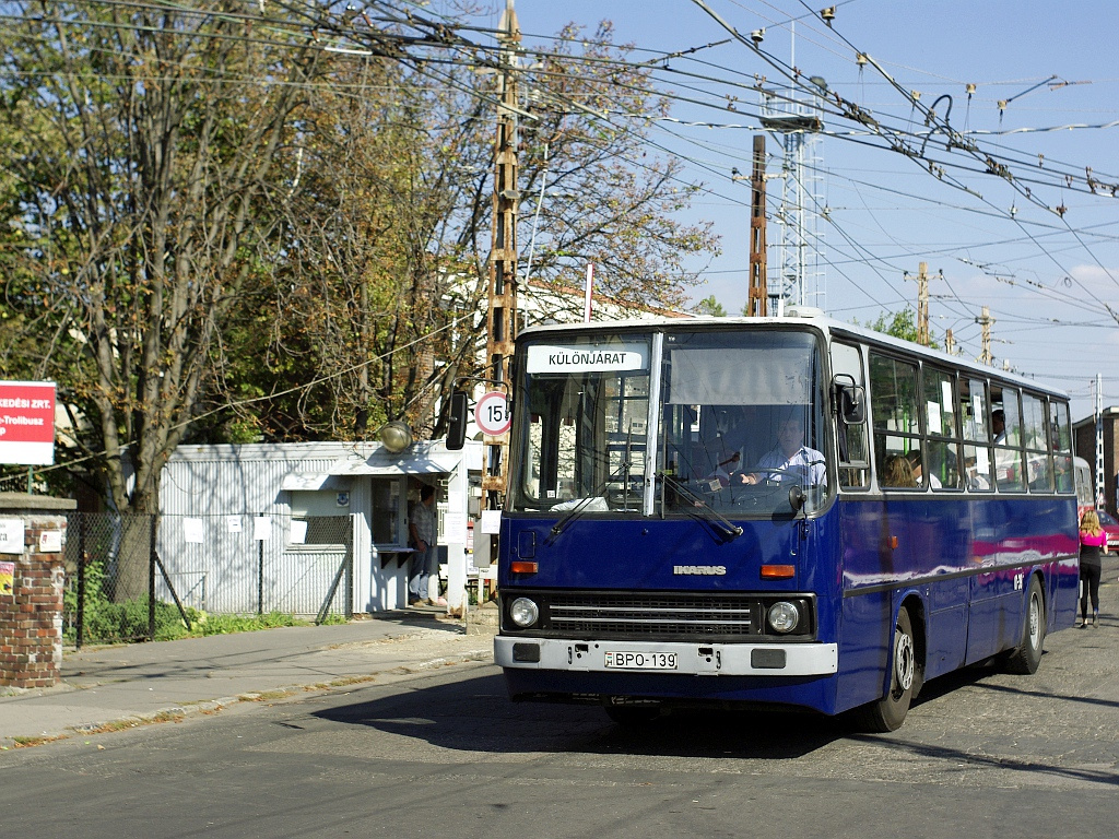 Ikarus 260 a Troligarázsban 4 2011.09.24