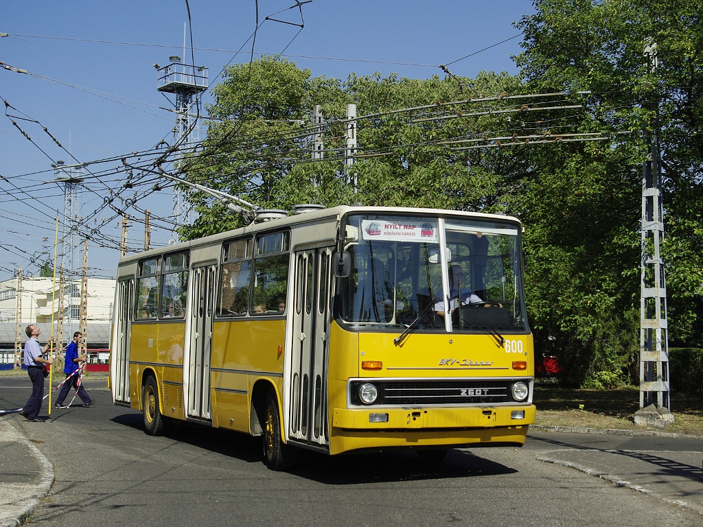 Ikarus 260T a Troligarázsban 8 2011.09.24