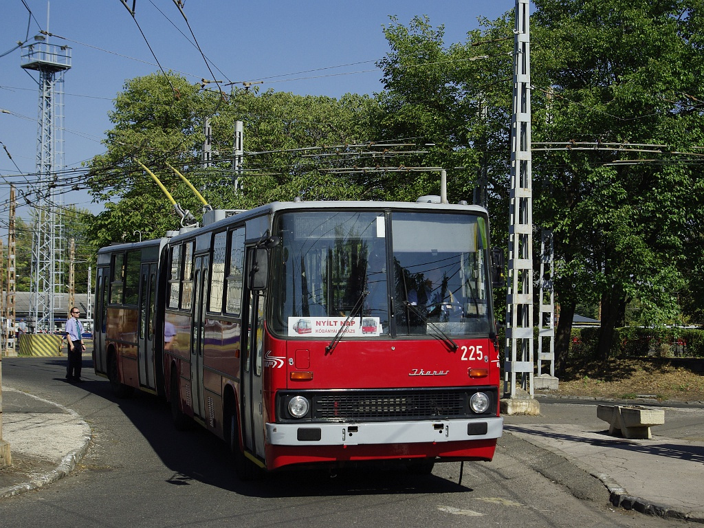 Ikarus 280T a Troligarázsban 11 2011.09.24