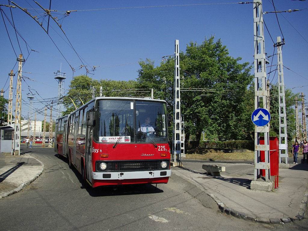 Ikarus 280T a Troligarázsban 15 2011.09.24