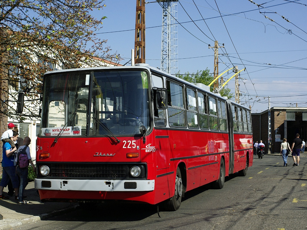 Ikarus 280T a Troligarázsban 20 2011.09.24