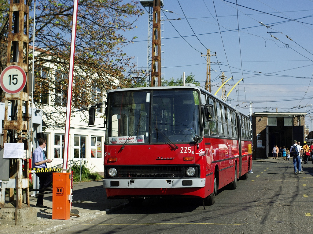 Ikarus 280T a Troligarázsban 21 2011.09.24