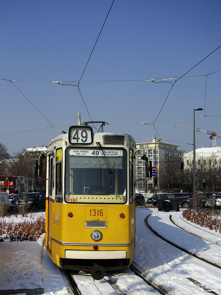 Ganz ICS a Deák téren 13 2012.02.08