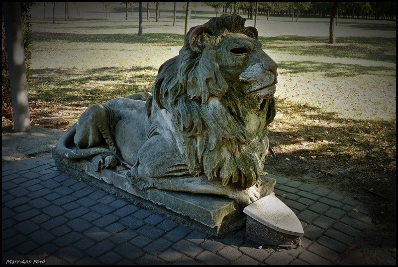 Árpád emlékmű oroszlánja