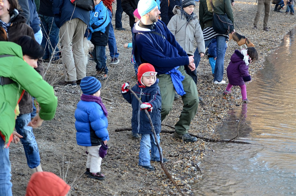 Romaipart piknikdemo ValyoVE 20130302 0130