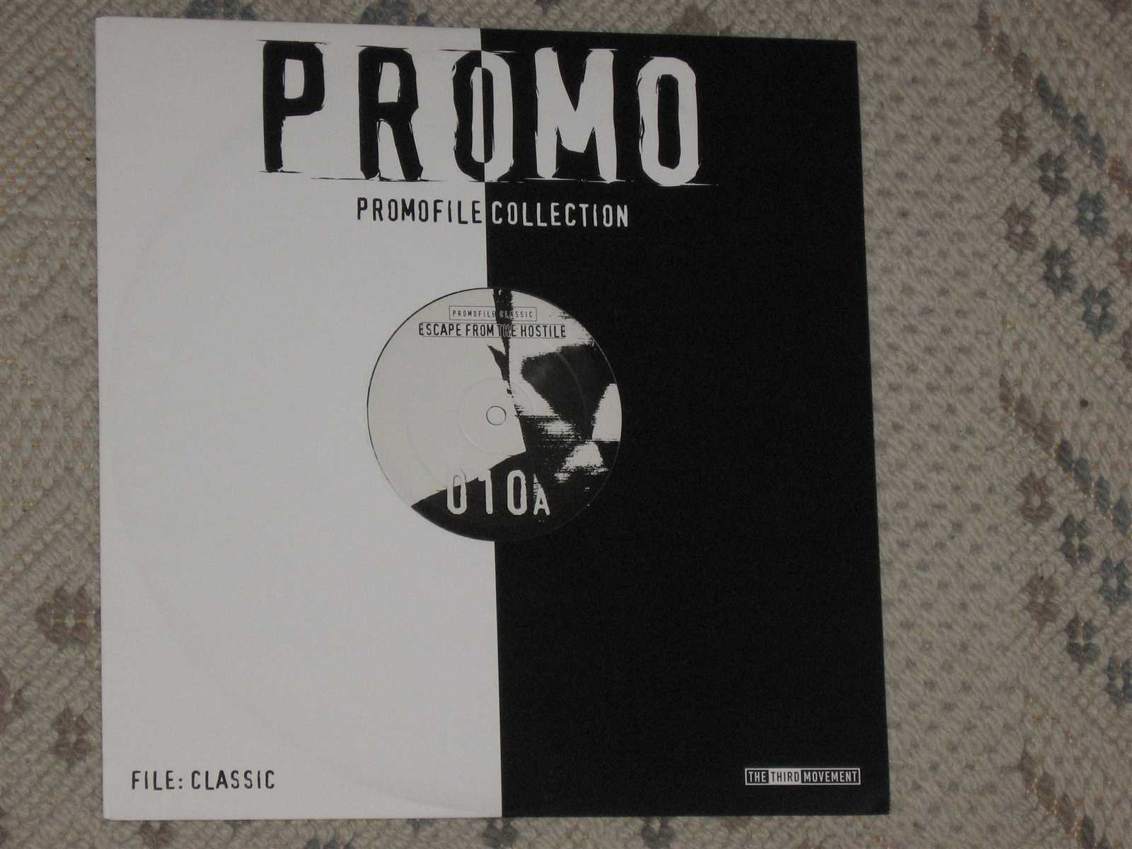 (T3RDM113) Promo File Classic 010a - Escape From The Hostile (fr