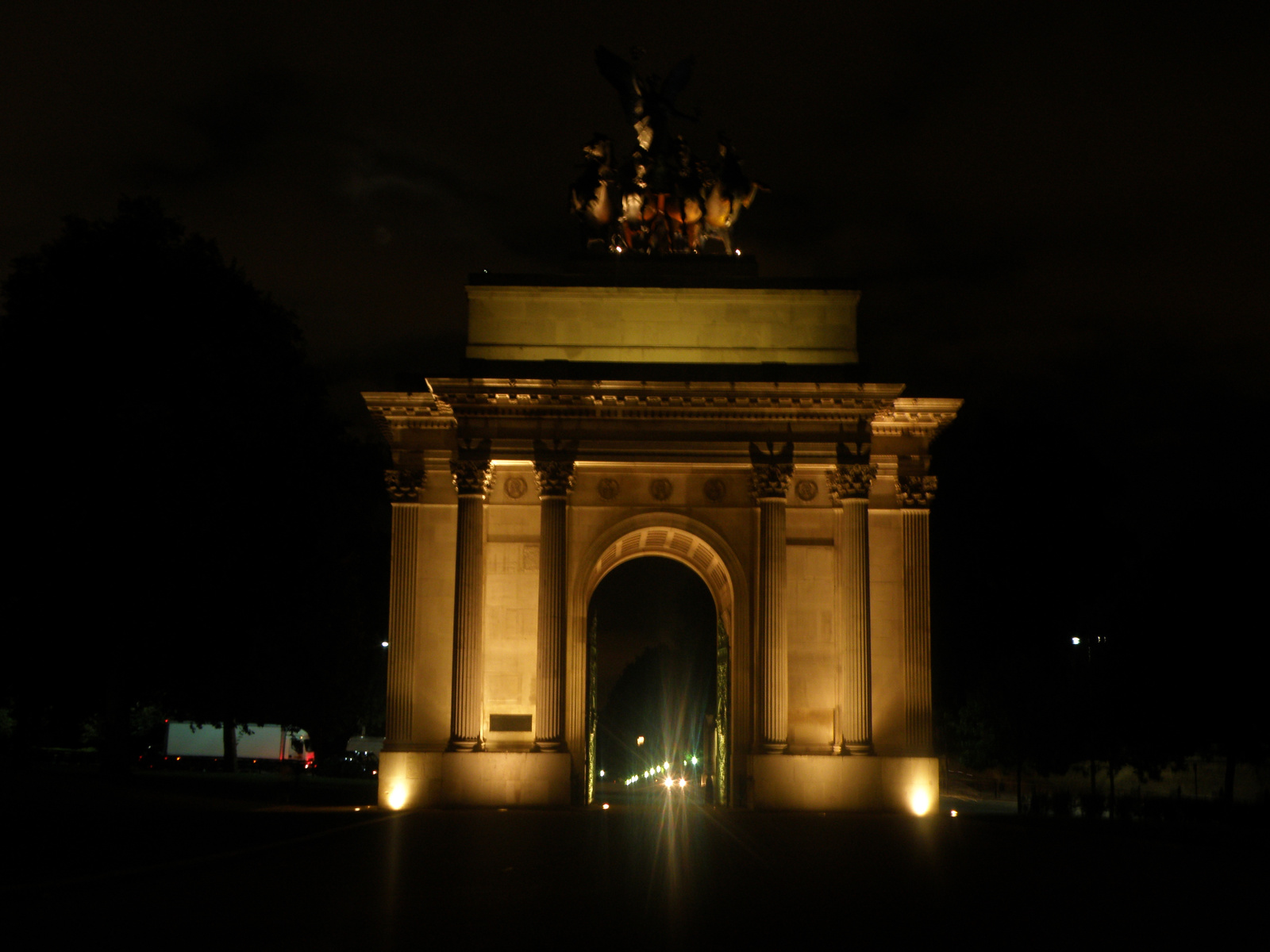 Wellington Arch éjjel