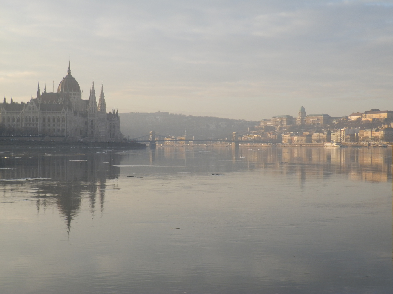 Ébredezés a Duna tükrében7