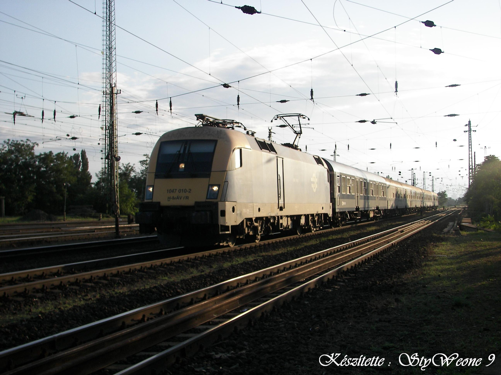 1047 010-2  9203    gyors (Szombathely - Budapest-Keleti)