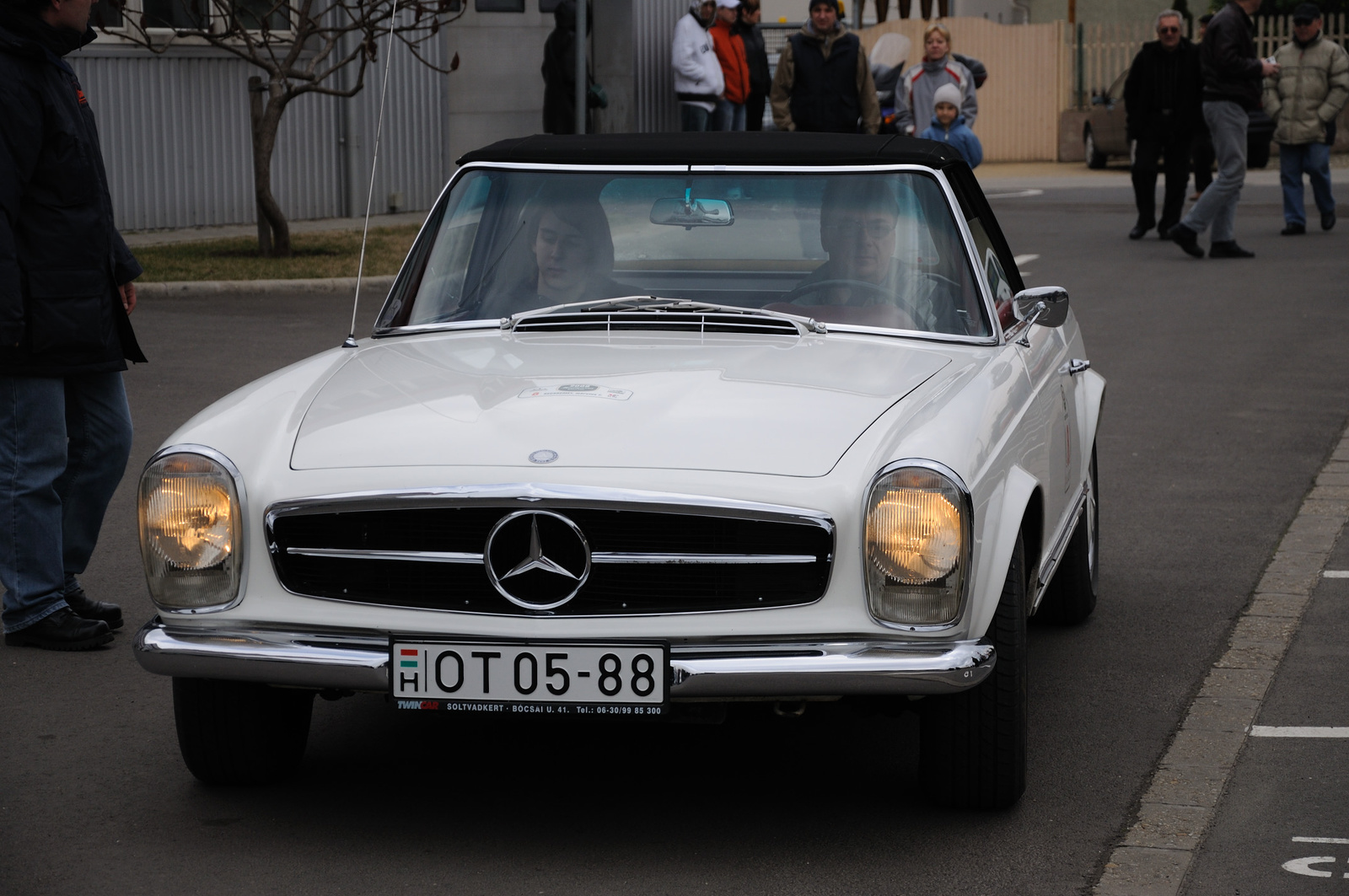 Mercedes-Benz 230SL