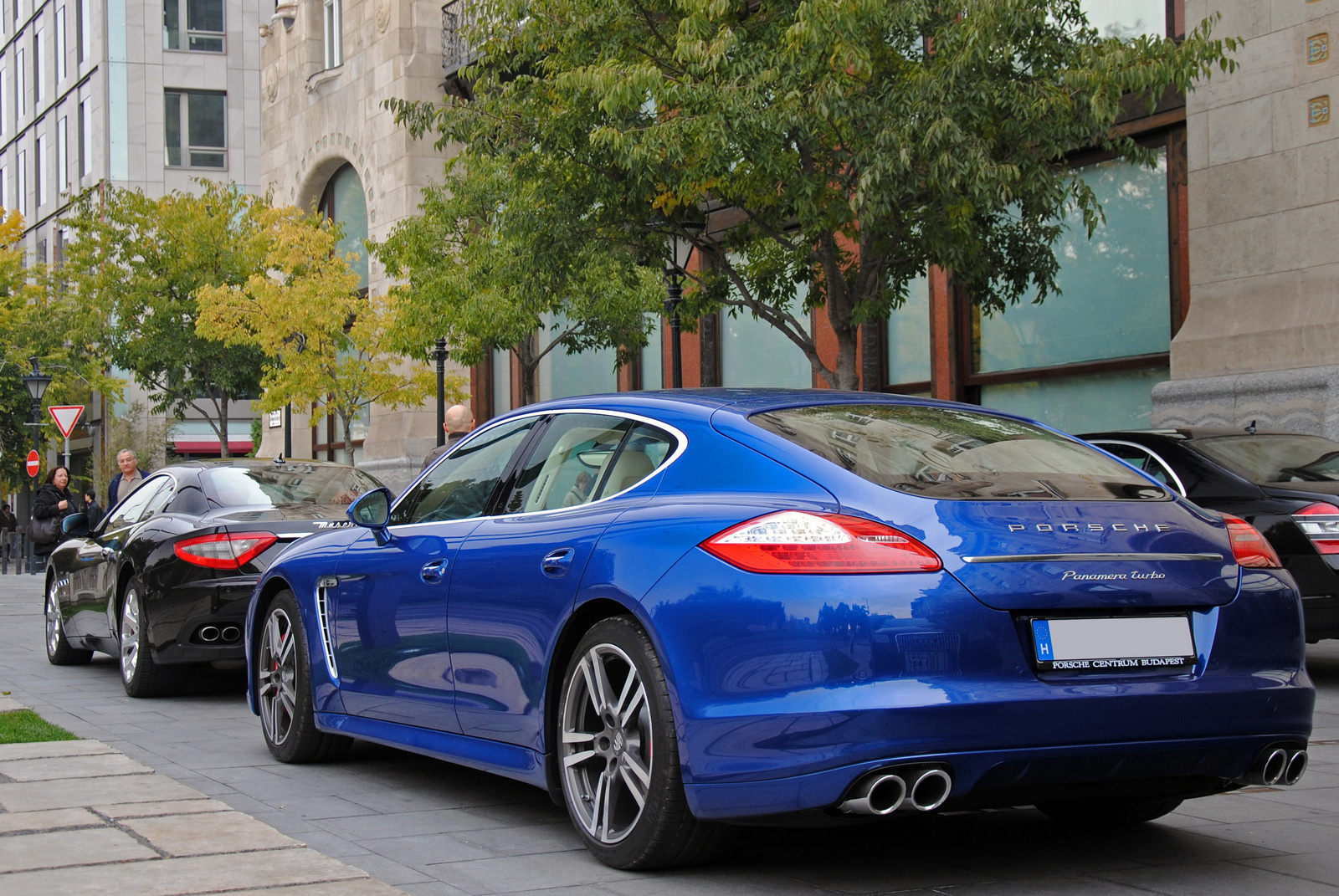 Porsche Panamera &amp; Maserati GranTurismo