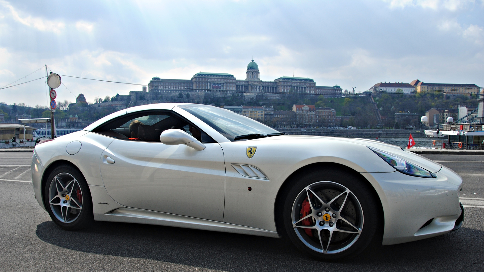 Ferrari California