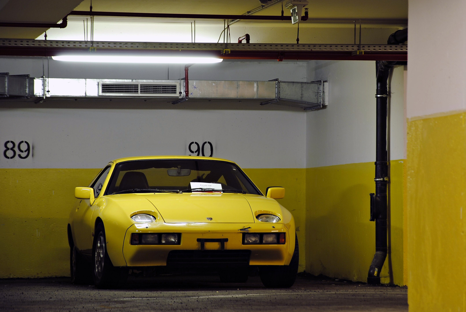 Porsche 928