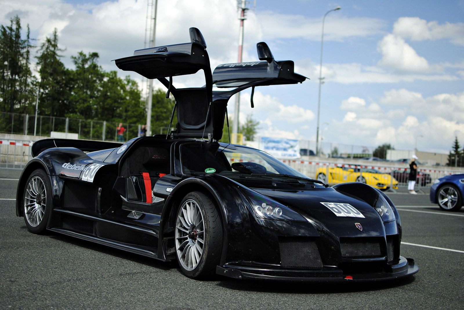 Gumpert Apollo