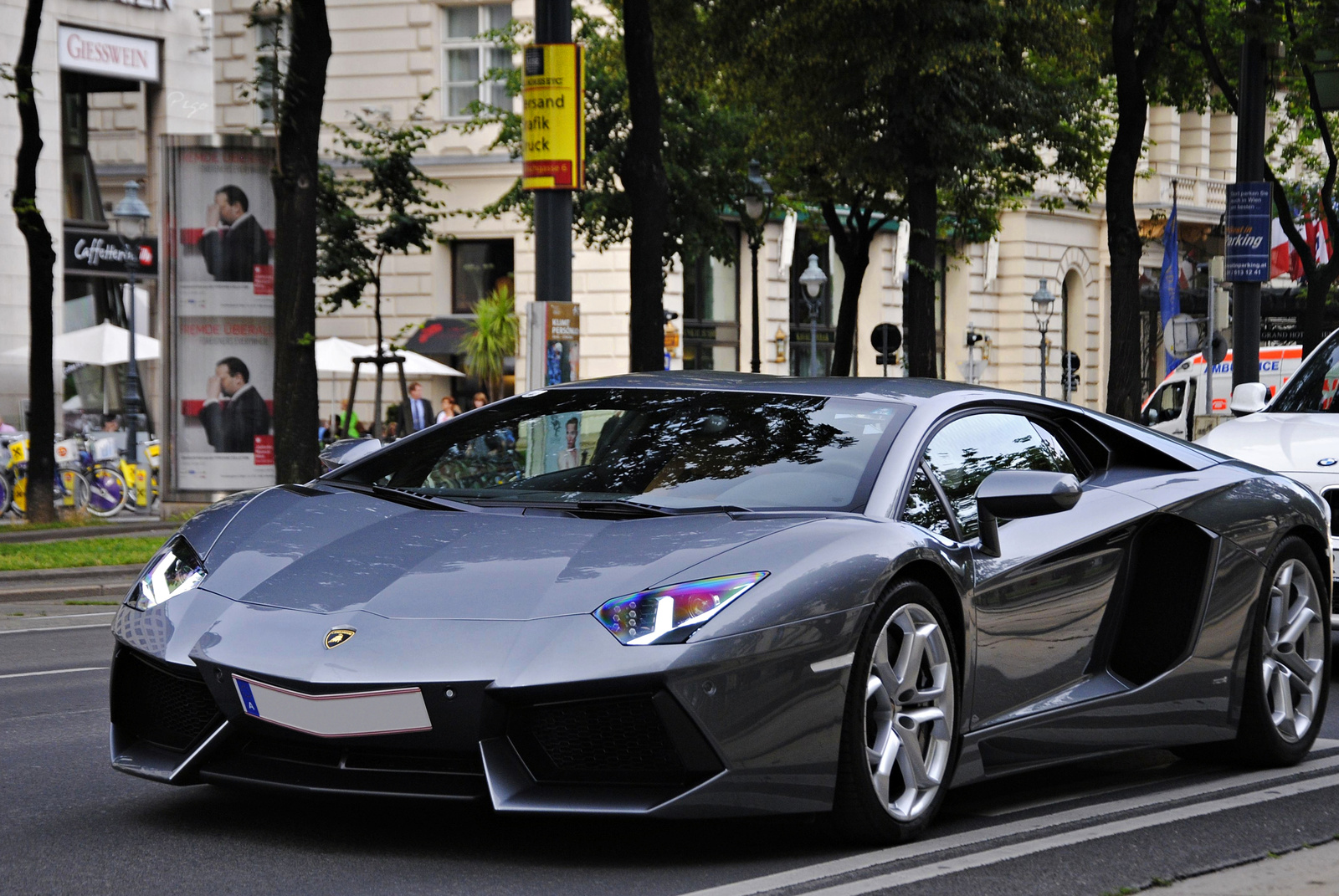 Lamborghini Aventador